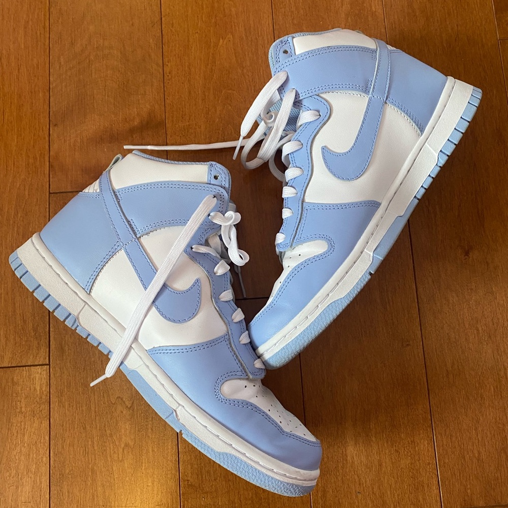 Women Nikes Dunk High 💙